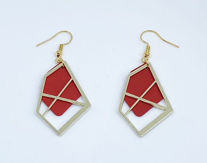 Vue des boucles d'oreille Zoé rouge